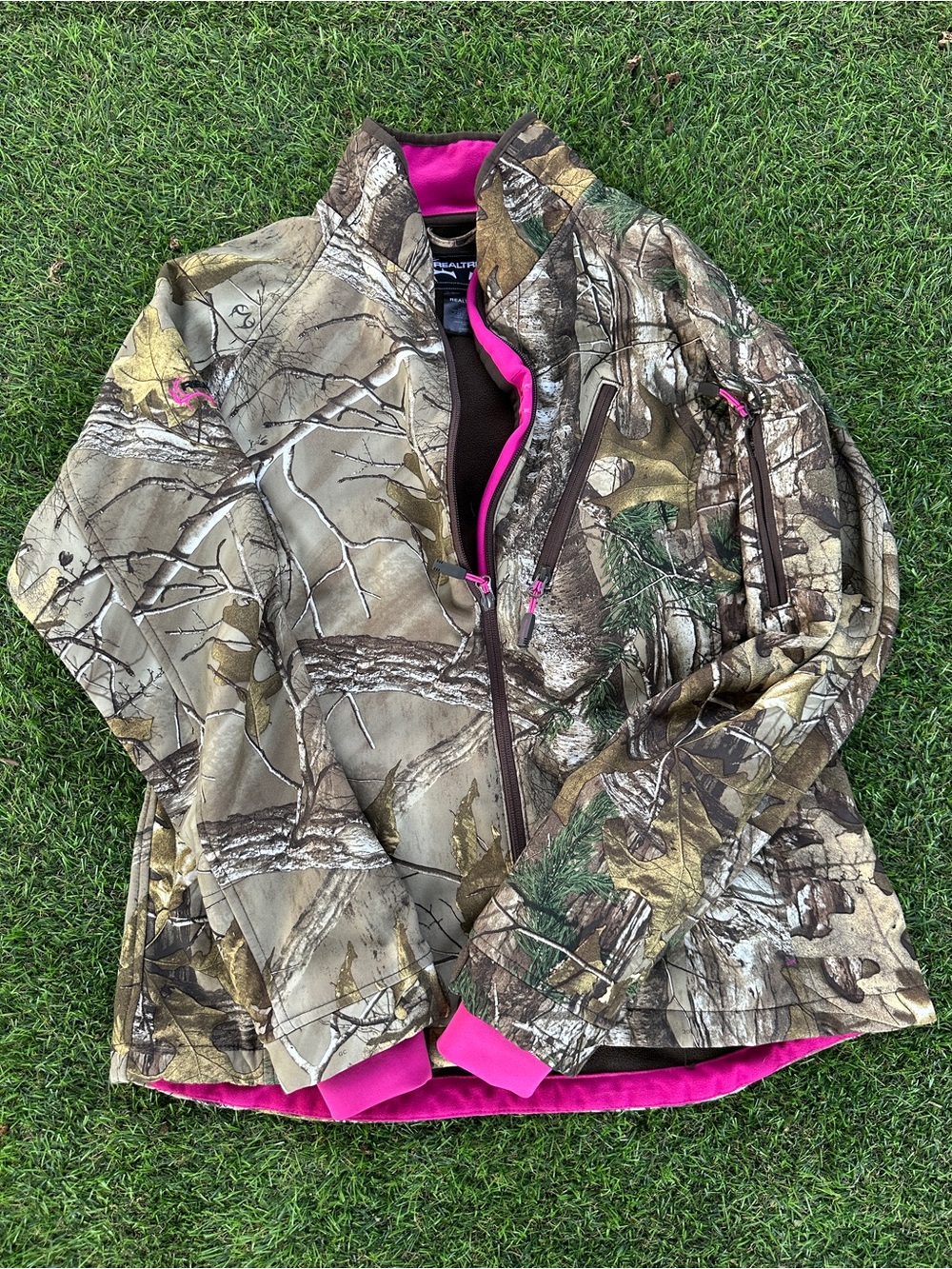 Women’s camo pink hunting jacket